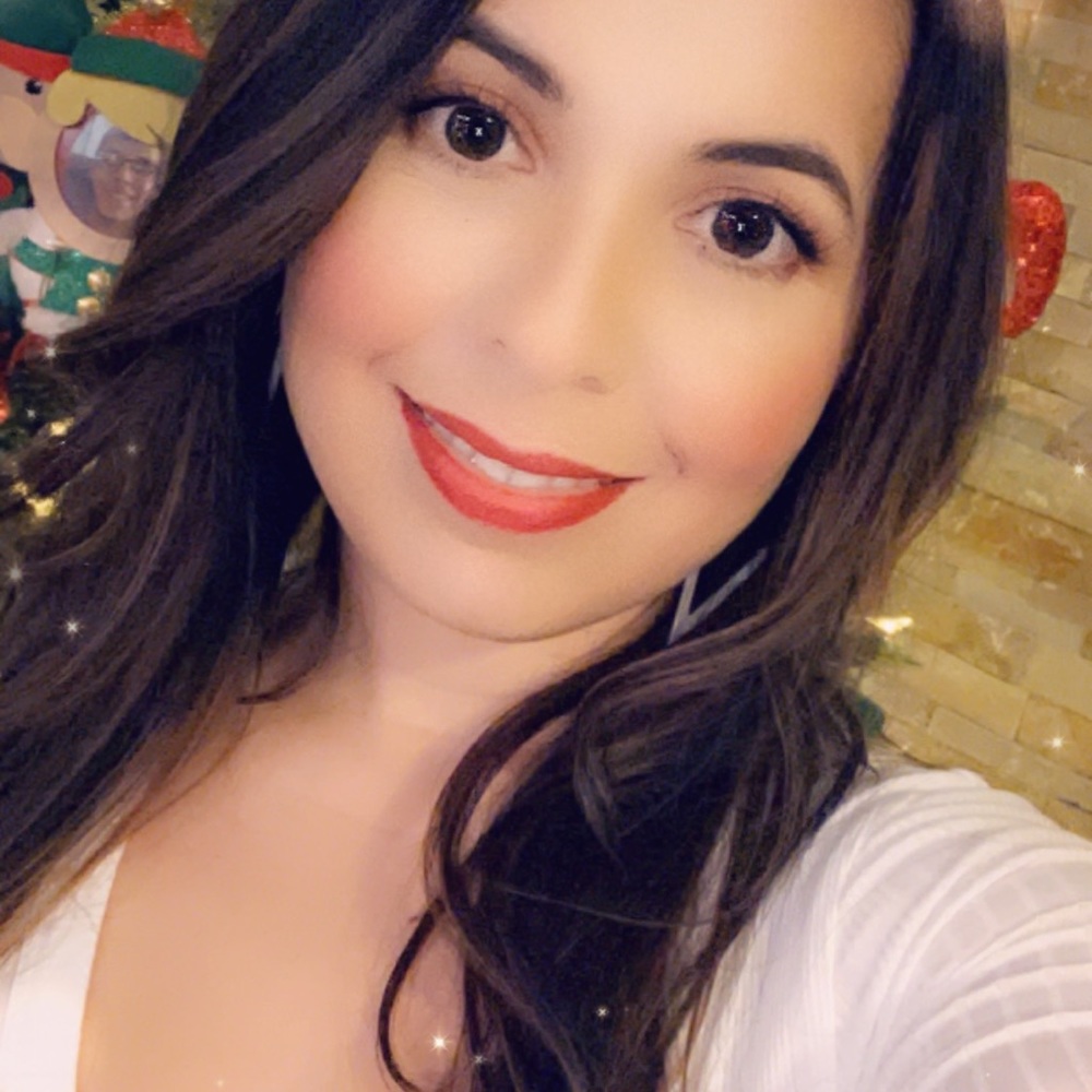 Meet your Posher, Ivette